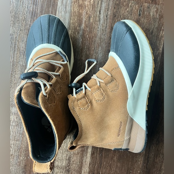 Sorel out and about boots - Picture 1 of 3